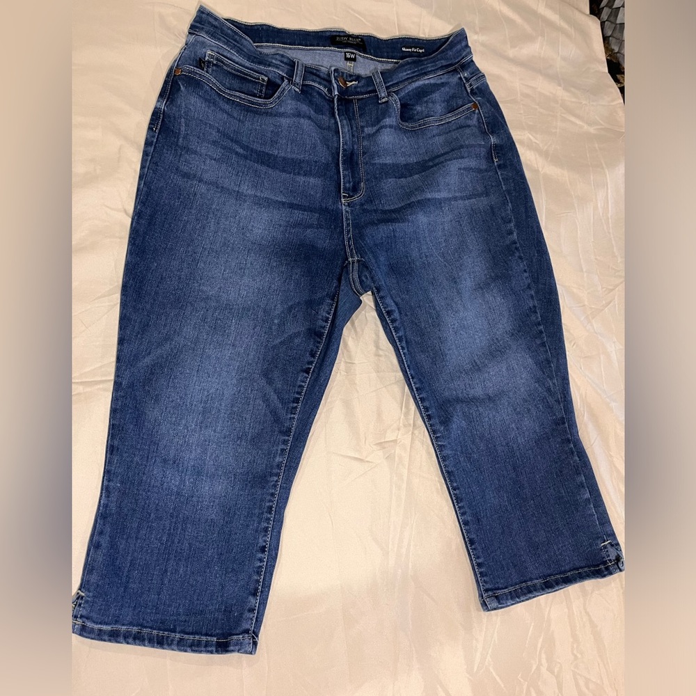 Judy Blue capris!